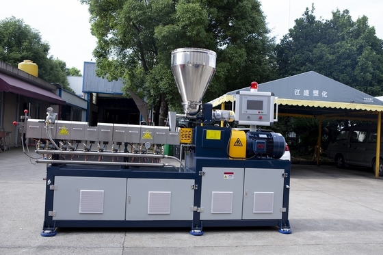 Doppelschrauben-Plastik-Extruder-Masterbatch-Granulator für individuelle Anforderungen