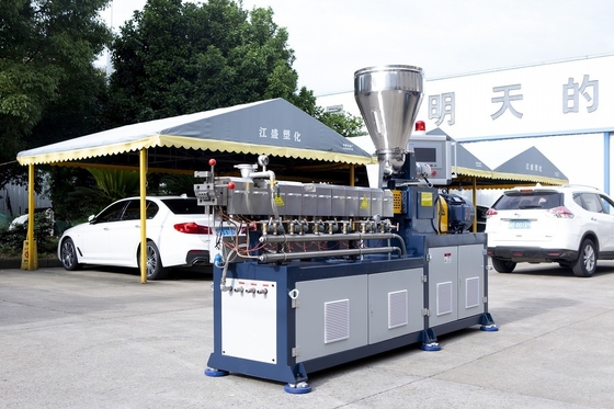 Doppelschrauben-Plastik-Extruder-Masterbatch-Granulator für individuelle Anforderungen