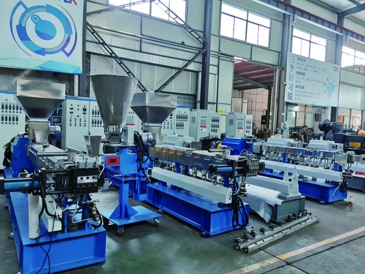 CE PVC PP PE Recycling-Kunststoff-Granulations-Co-rotation Twin Screw Extruder mit 315 kW
