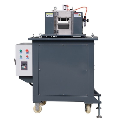 Hochleistungs-Kunststoffgranulator mit professioneller Legierungshütte und grauer horizontaler Gantry