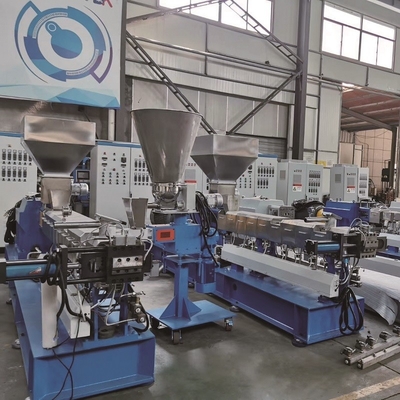 Zwei Schraubmaschine mit gleichzeitiger Bewegung, Parallel-Plastikgranulat-Extrusionsmaschine mit 500 Dreh/min.
